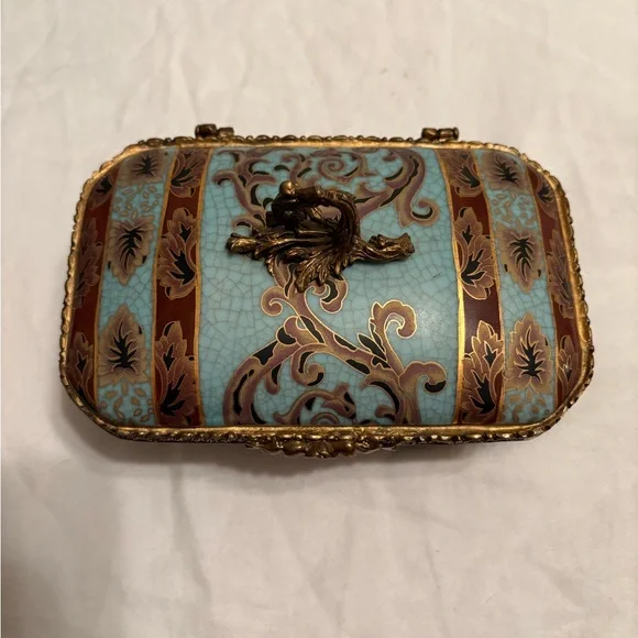Vintage Blue and Gold Footed Porcelain Trinket Box – Hollywood Regency Style - Picture 2 of 8